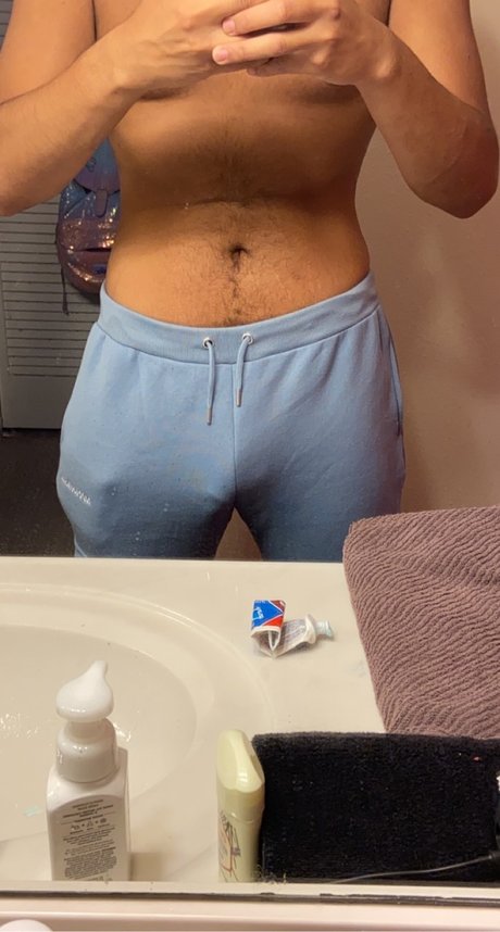 Foto desnuda filtrada de OnlyFans de Dev