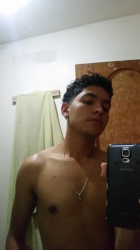 Foto desnuda filtrada de OnlyFans de Danielo