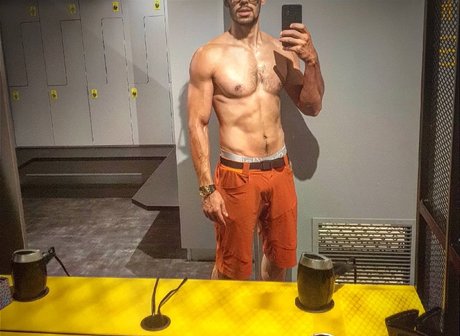 Foto desnuda filtrada de OnlyFans de Mr Deviant