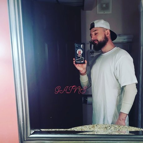 Foto desnuda filtrada de OnlyFans de Drewsky88
