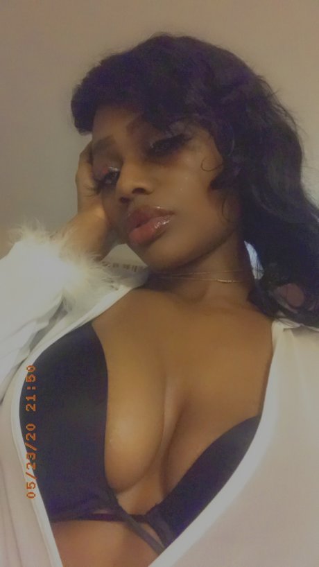 Foto desnuda filtrada de OnlyFans de Prettiest Pisces 