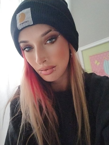Devina Lynn
