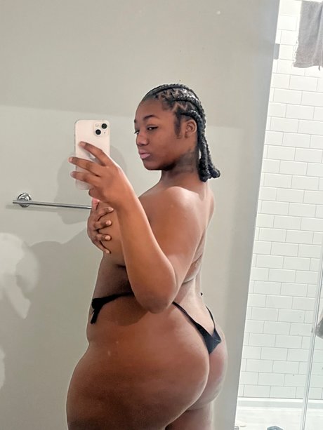 Foto desnuda filtrada de OnlyFans de Goddessrainnnn