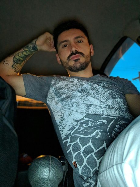 Foto desnuda filtrada de OnlyFans de Rael 