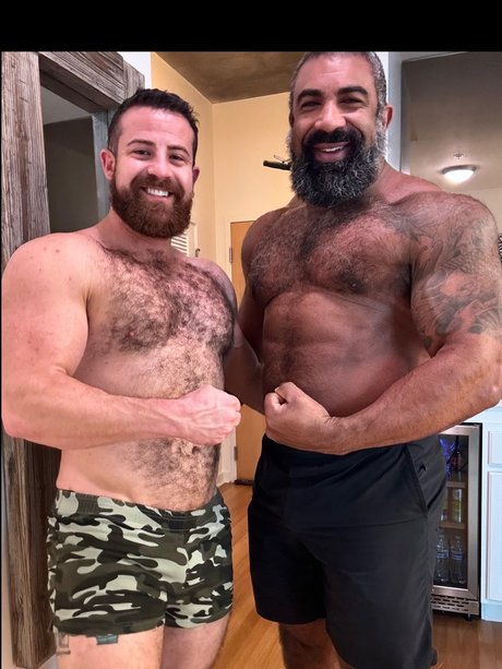 Foto desnuda filtrada de OnlyFans de Rad Strong Ampamp Cosmo