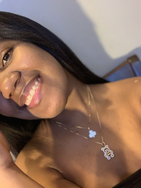 Foto desnuda filtrada de OnlyFans de Laura Montilla