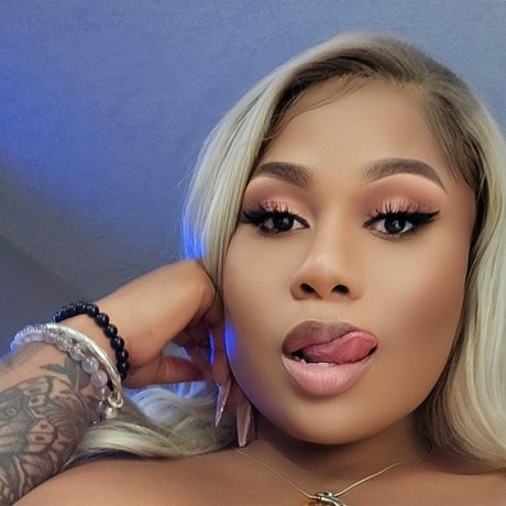Foto desnuda filtrada de OnlyFans de Dolly Inna Real Life