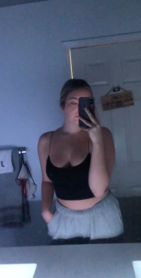 Foto desnuda filtrada de OnlyFans de Reece