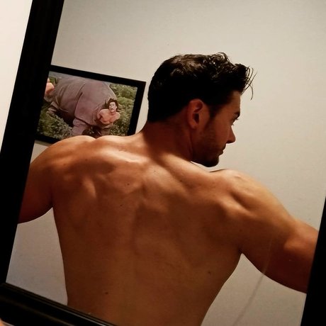Foto desnuda filtrada de OnlyFans de Derock With Me
