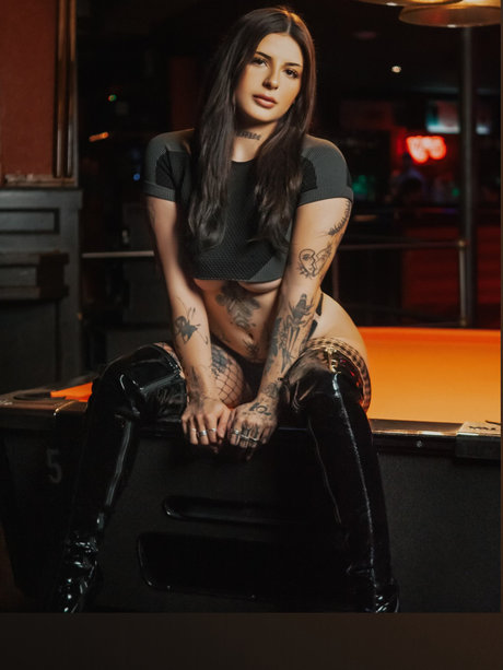 Foto desnuda filtrada de OnlyFans de Divine Rose 