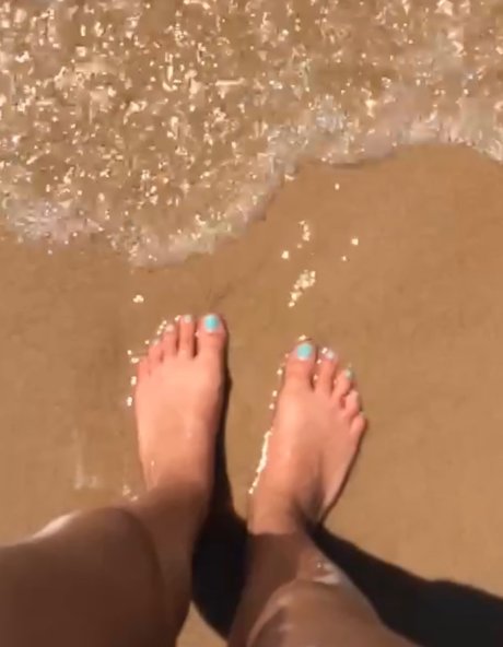 Foto desnuda filtrada de OnlyFans de Feet Of The Earth