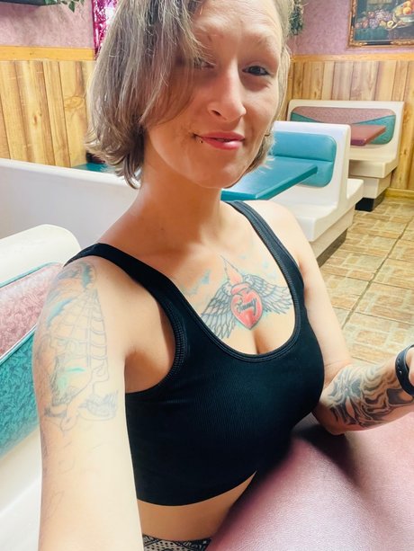 Foto desnuda filtrada de OnlyFans de Dizzi Dizzle