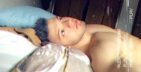 Foto desnuda filtrada de OnlyFans de James