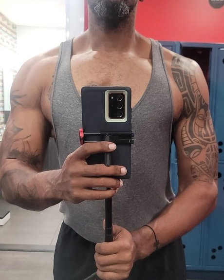 Foto desnuda filtrada de OnlyFans de Rayfitz