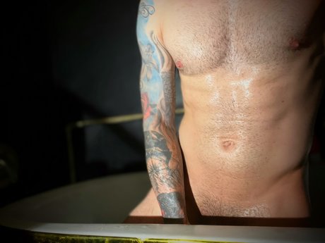 Foto desnuda filtrada de OnlyFans de Ray Dior