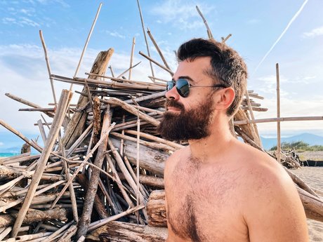 Foto desnuda filtrada de OnlyFans de Rayanbearded
