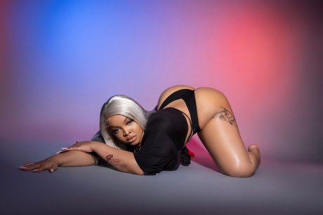 Foto desnuda filtrada de OnlyFans de Honeys Hideout 