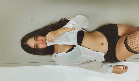 Foto desnuda filtrada de OnlyFans de Rravaaaaa