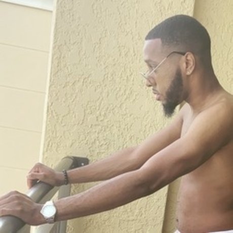 Foto desnuda filtrada de OnlyFans de Rashad