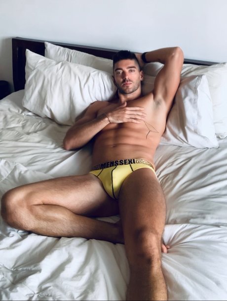 Foto desnuda filtrada de OnlyFans de Raphael Louis