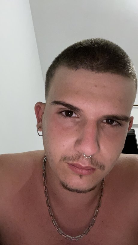 Foto desnuda filtrada de OnlyFans de Rsinapellido