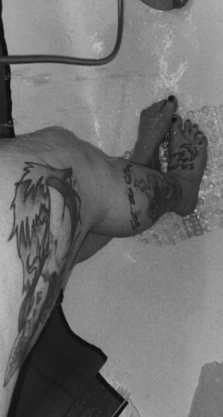 Foto desnuda filtrada de OnlyFans de Ranaenextdoor20