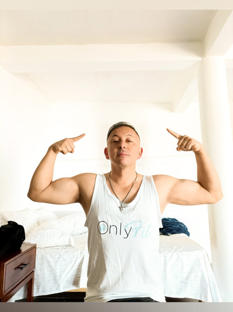 Foto desnuda filtrada de OnlyFans de Reypazuzuxxx