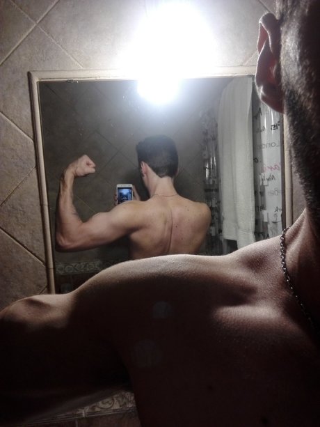 Foto desnuda filtrada de OnlyFans de Lautaro