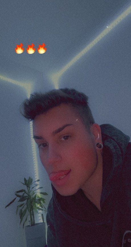 Foto desnuda filtrada de OnlyFans de Yourboyorlando