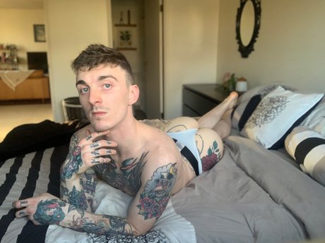 Foto desnuda filtrada de OnlyFans de Remi And Max