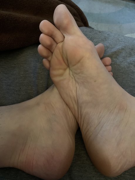 Queen Feet