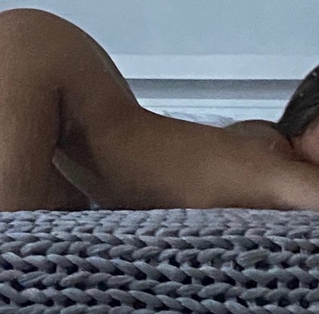 Foto desnuda filtrada de OnlyFans de Reina Angel