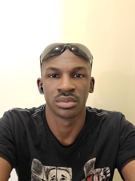 Foto desnuda filtrada de OnlyFans de Reggie B