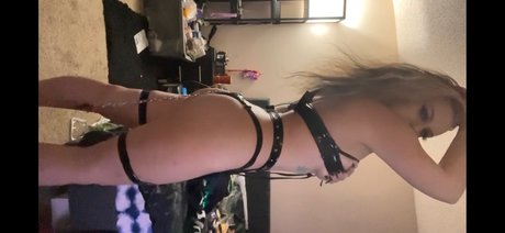 Foto desnuda filtrada de OnlyFans de Kenz