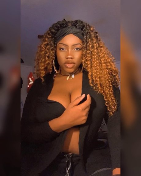 Foto desnuda filtrada de OnlyFans de Reese 