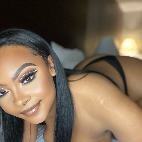 Foto desnuda filtrada de OnlyFans de Red Ray