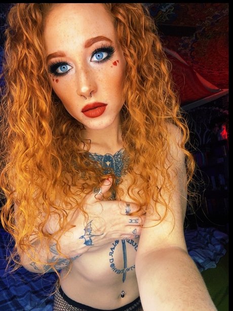 Foto desnuda filtrada de OnlyFans de Red