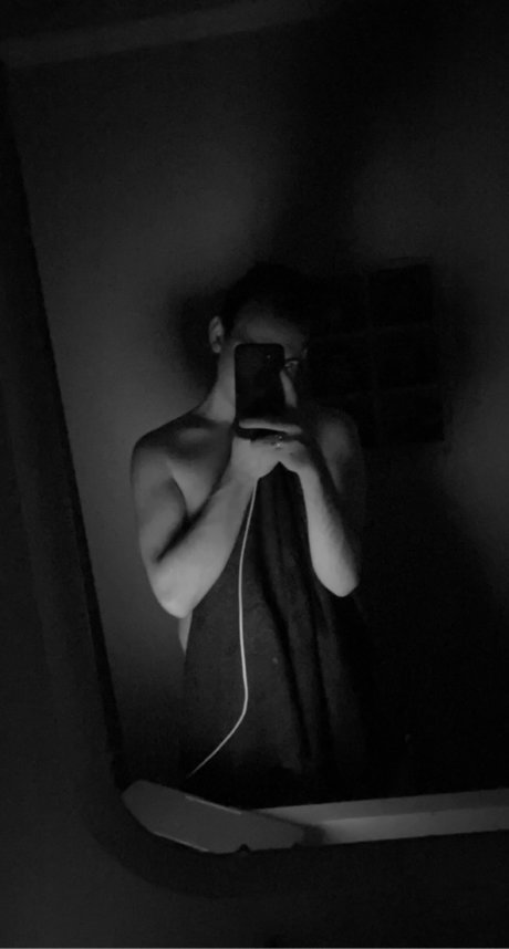 Foto desnuda filtrada de OnlyFans de J