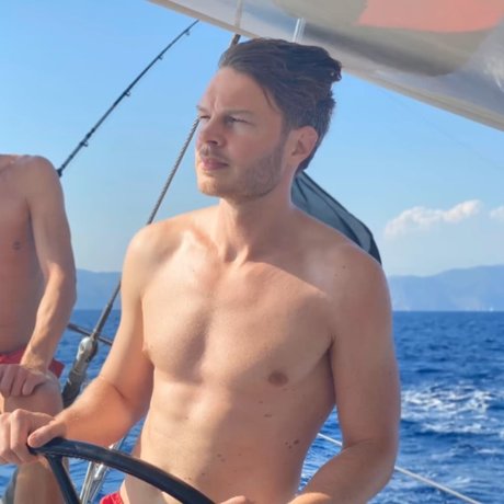 Foto desnuda filtrada de OnlyFans de Ron