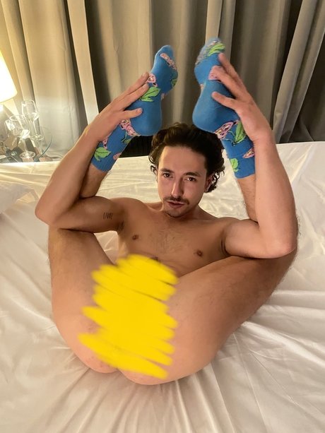 Romeo  Bottom  Boy In The Mirror