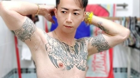 Foto desnuda filtrada de OnlyFans de  Roman James Kiew