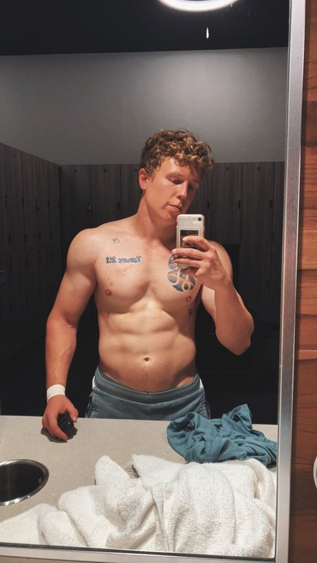 Foto desnuda filtrada de OnlyFans de Roman