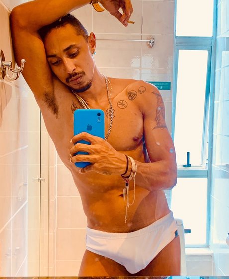 Foto desnuda filtrada de OnlyFans de Bboy Bigdick Free