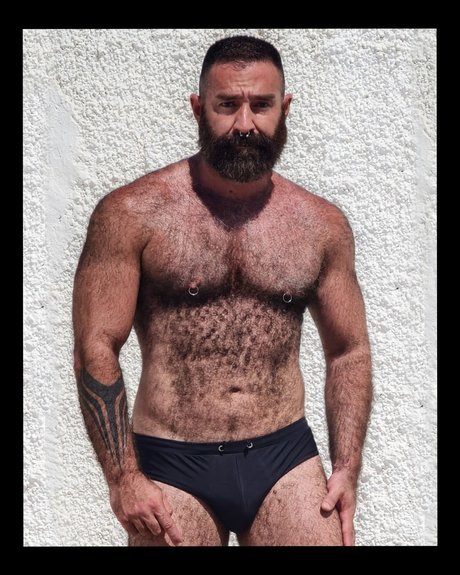 Foto desnuda filtrada de OnlyFans de Rob Hairy