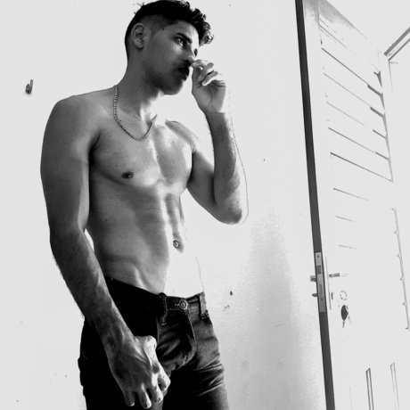 Foto desnuda filtrada de OnlyFans de Robert Alexander