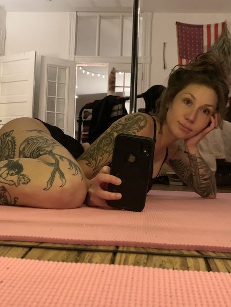 Foto desnuda filtrada de OnlyFans de Lou 