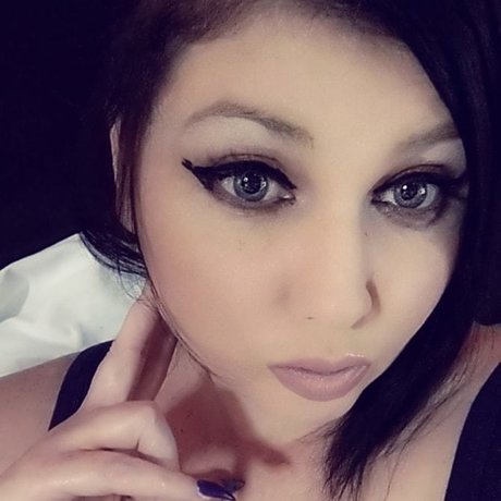 Foto desnuda filtrada de OnlyFans de Russian Roulette