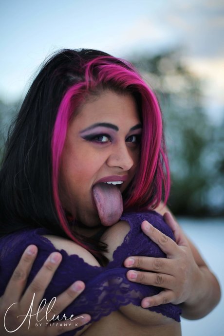Curvy And Fun 