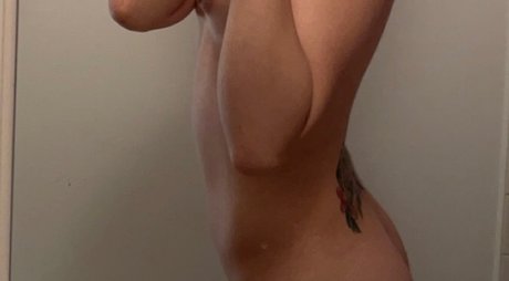 Foto desnuda filtrada de OnlyFans de Robin Roy