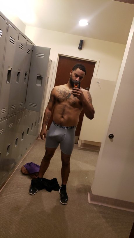 Foto desnuda filtrada de OnlyFans de Roy